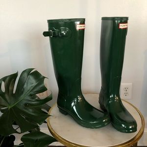 NWT glossy hunter rainboots